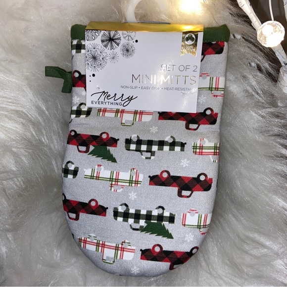NEW Merry Every Thing CHRISTMAS HOLIDAY Set Of 2 Mini MITTS Non-slip easy Grip - Picture 1 of 6